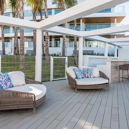 High End Large Ground Floor With Luxury Private Pool And Sea Views