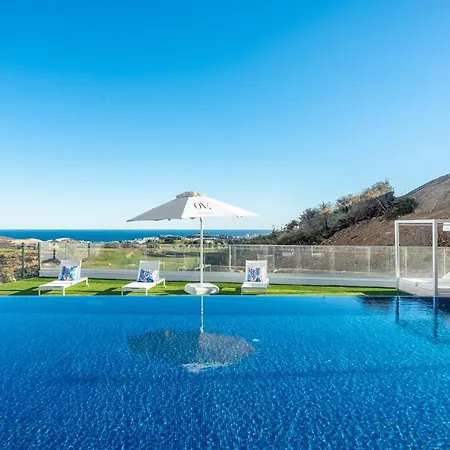 Apartmán High End Large Ground Floor With Luxury Private Pool And Sea Views *