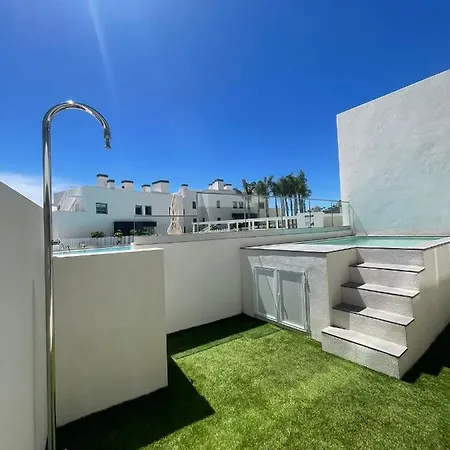 High End Large Ground Floor With Luxury Private Pool And Sea Views * מאלגה