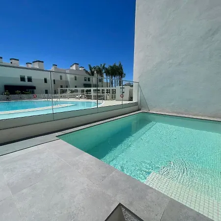 High End Large Ground Floor With Luxury Private Pool And Sea Views Apartmán Màlaga