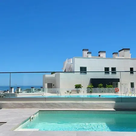 High End Large Ground Floor With Luxury Private Pool And Sea Views Lejlighed *