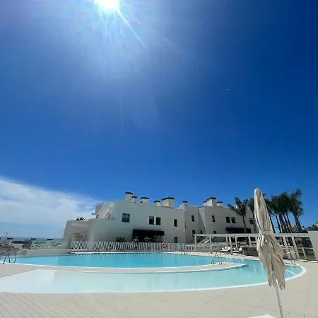 High End Large Ground Floor With Luxury Private Pool And Sea Views דירה מאלגה
