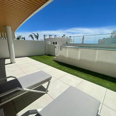 High End Large Ground Floor With Luxury Private Pool And Sea Views Apartmán