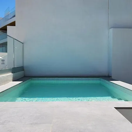 High End Large Ground Floor With Luxury Private Pool And Sea Views Apartmán *