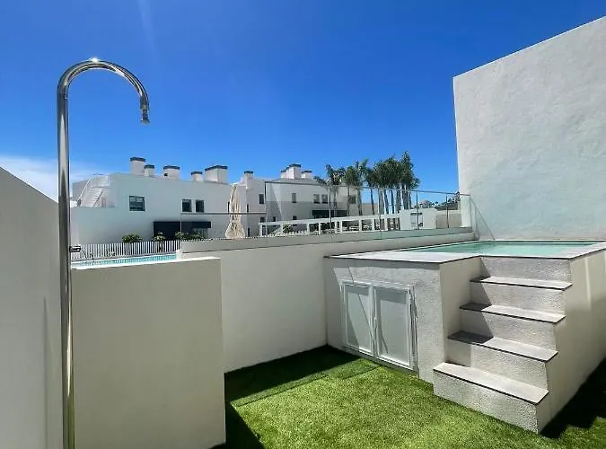 High End Large Ground Floor With Luxury Private Pool And Sea Views * Málaga
