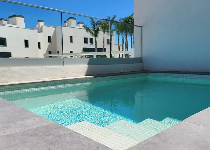 High End Large Ground Floor With Luxury Private Pool And Sea Views *