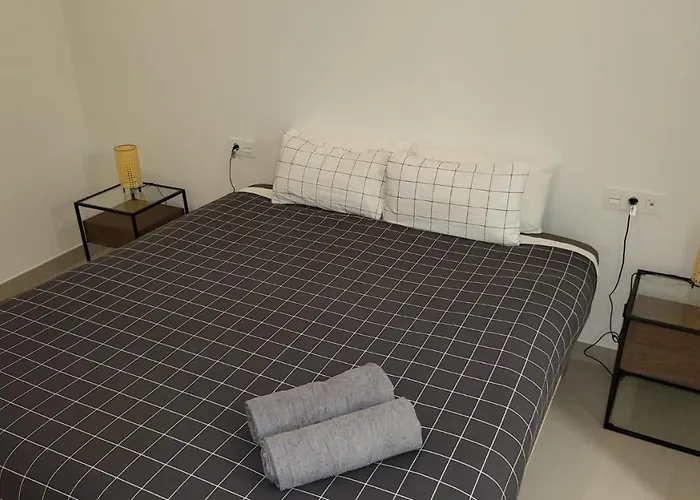 High End Large Ground Floor With Luxury Private Pool And Sea Views Málaga