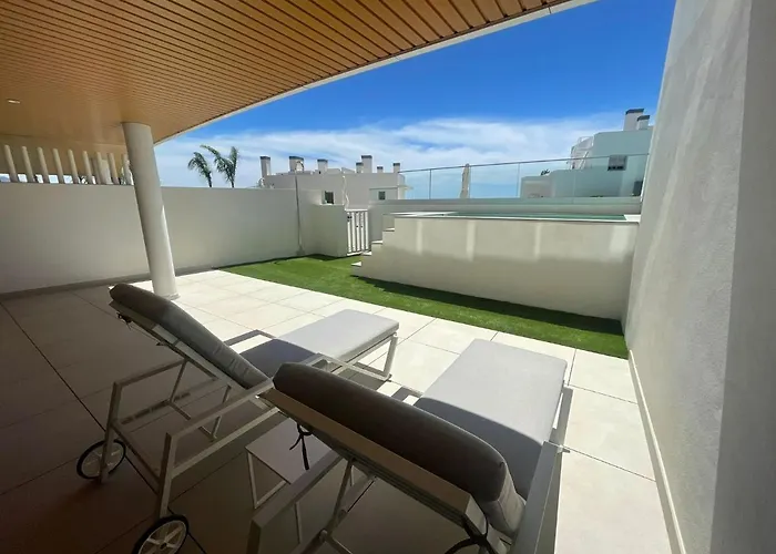 High End Large Ground Floor With Luxury Private Pool And Sea Views * Málaga