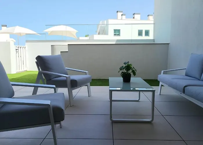 High End Large Ground Floor With Luxury Private Pool And Sea Views Lejlighed