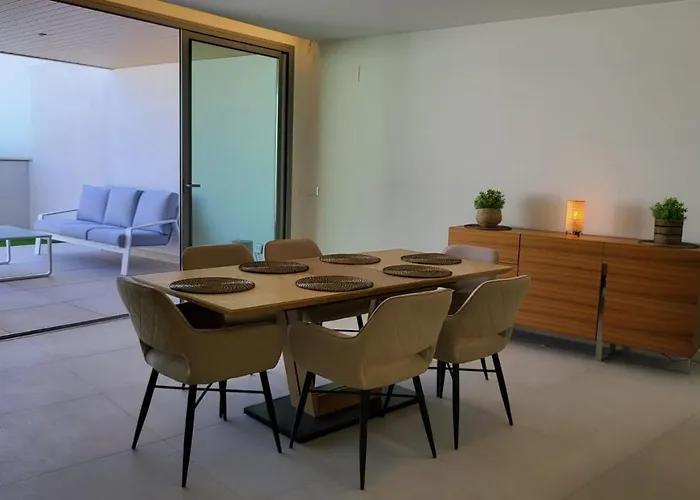 High End Large Ground Floor With Luxury Private Pool And Sea Views