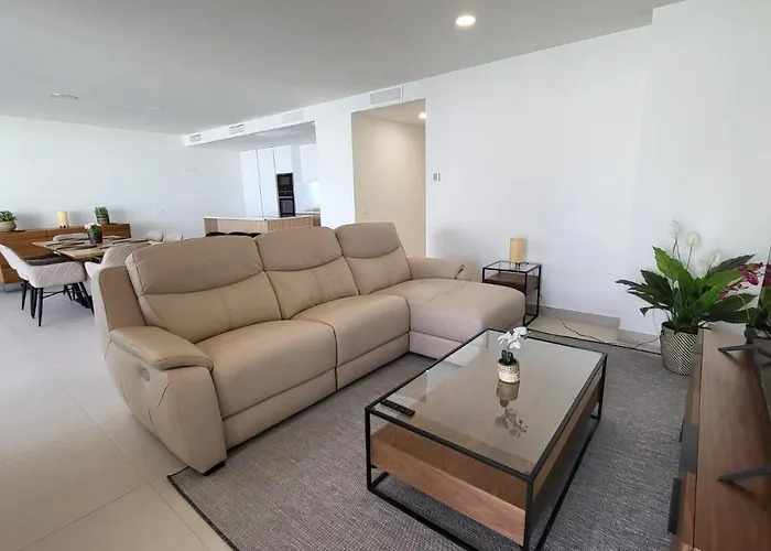 High End Large Ground Floor With Luxury Private Pool And Sea Views * Málaga