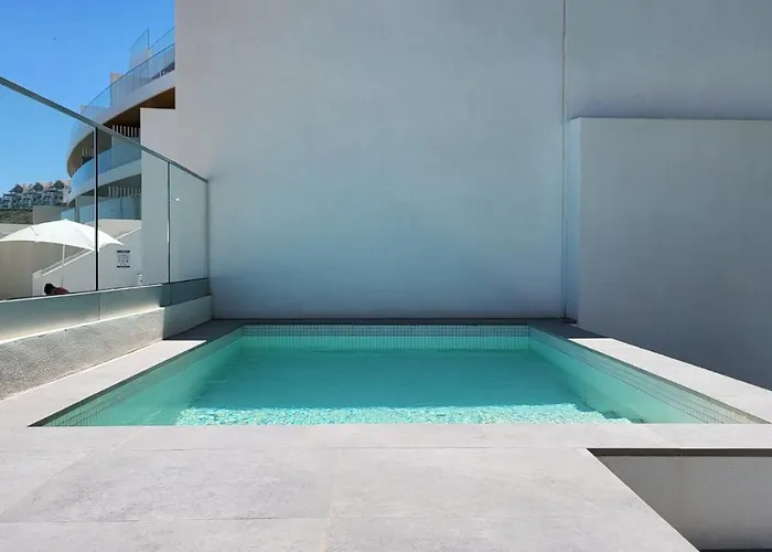 High End Large Ground Floor With Luxury Private Pool And Sea Views Lejlighed *